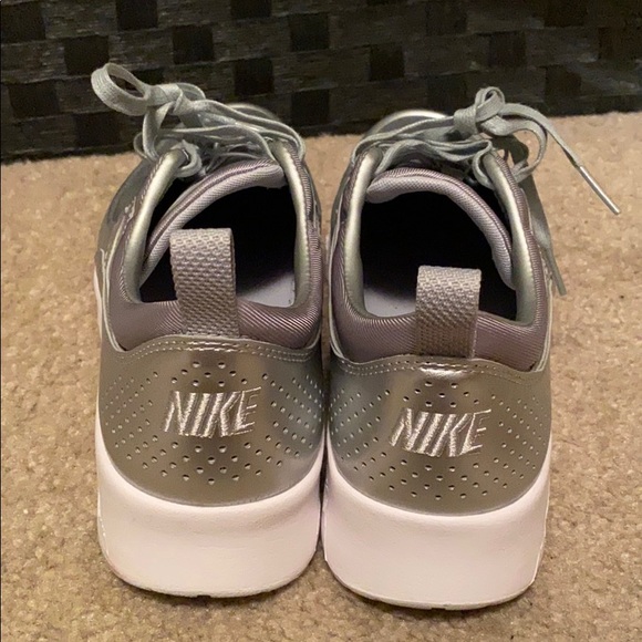 Nike Air Max Thea Metallic - Picture 3 of 4